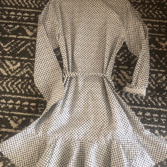 Dress - Picture 5 of 6